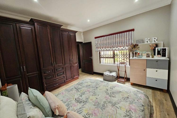 To Let 5 Bedroom Property for Rent in Jim Fouchepark Free State